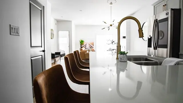 Comment prévenir les risques électriques à la maison